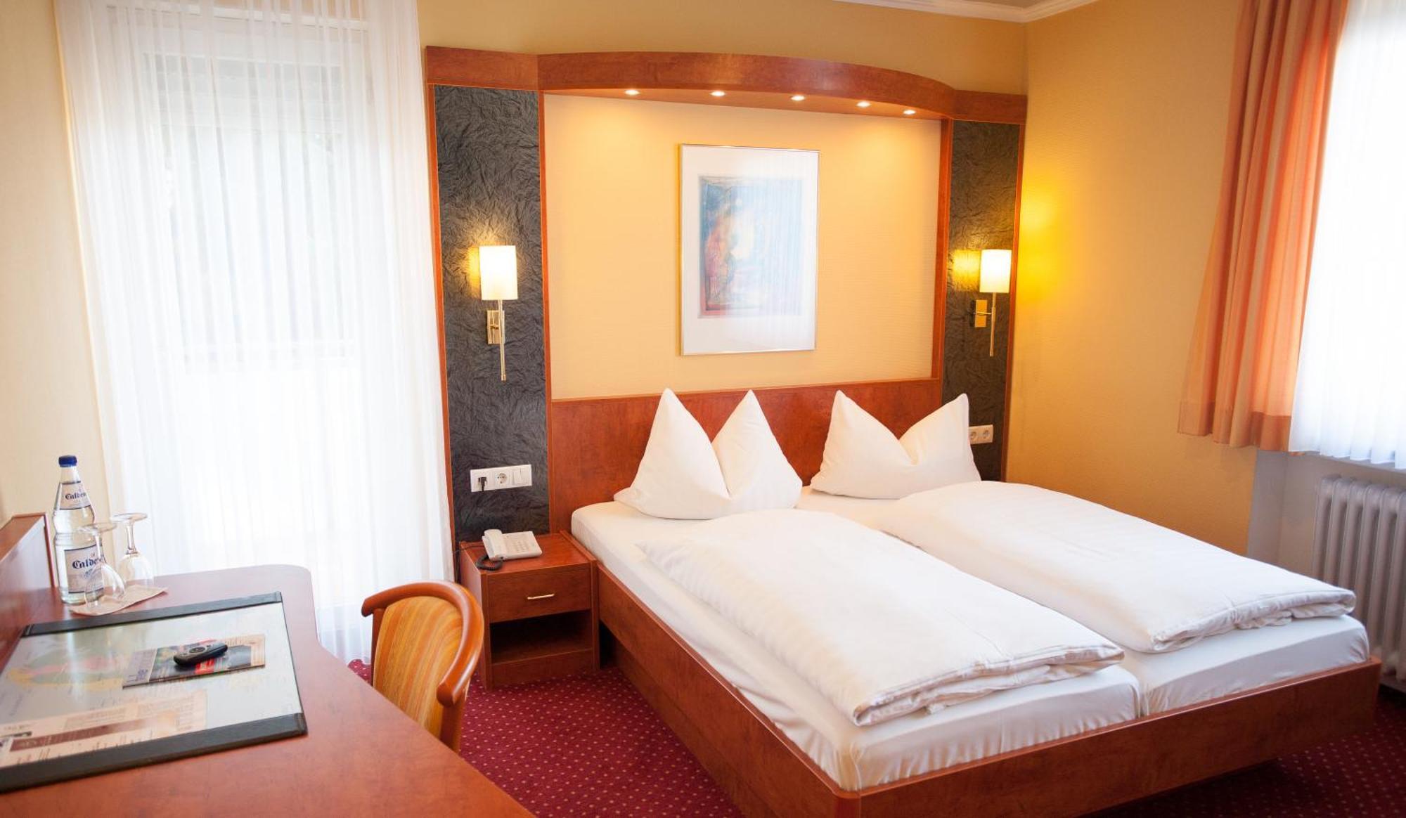 Hotel Restaurant Zur Post Lohfelden Екстериор снимка