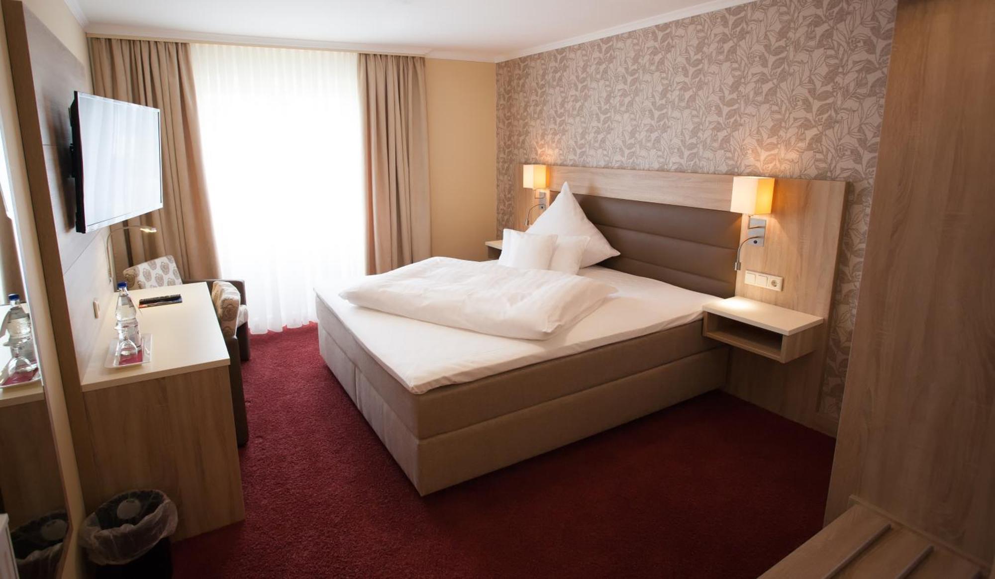 Hotel Restaurant Zur Post Lohfelden Стая снимка